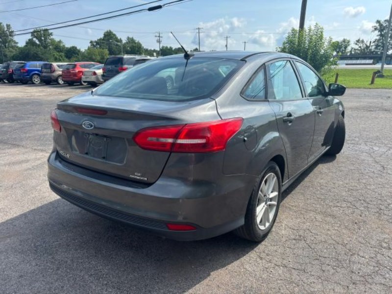 Additional photo of vehicle.