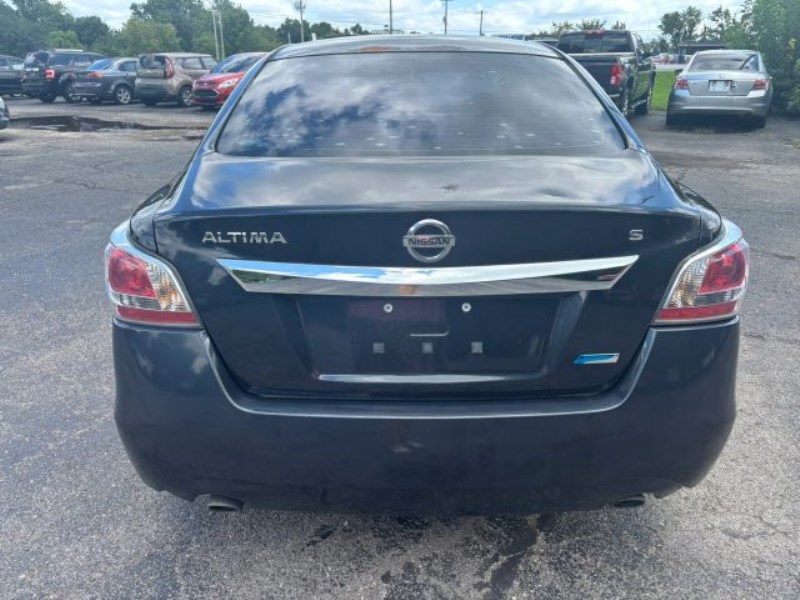 Additional photo of vehicle.