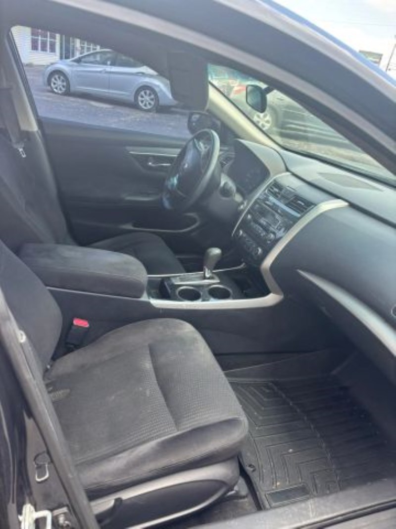 Additional photo of vehicle.