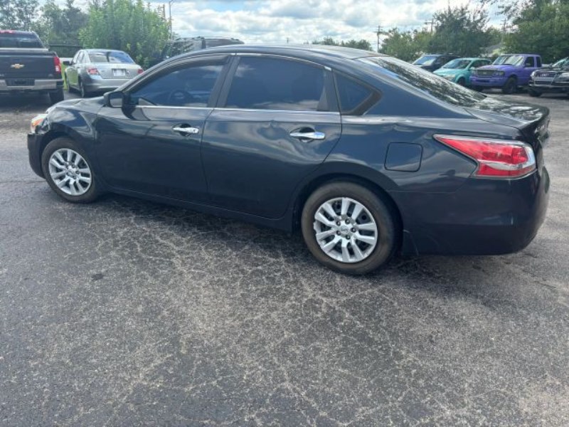 Additional photo of vehicle.