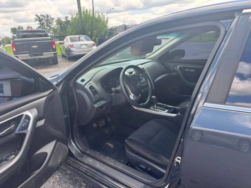 Additional photo of vehicle.
