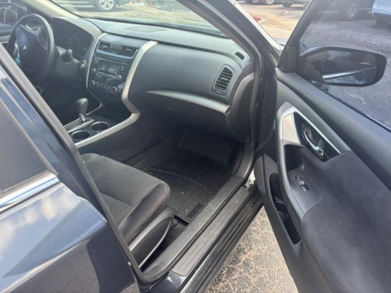 Additional photo of vehicle.