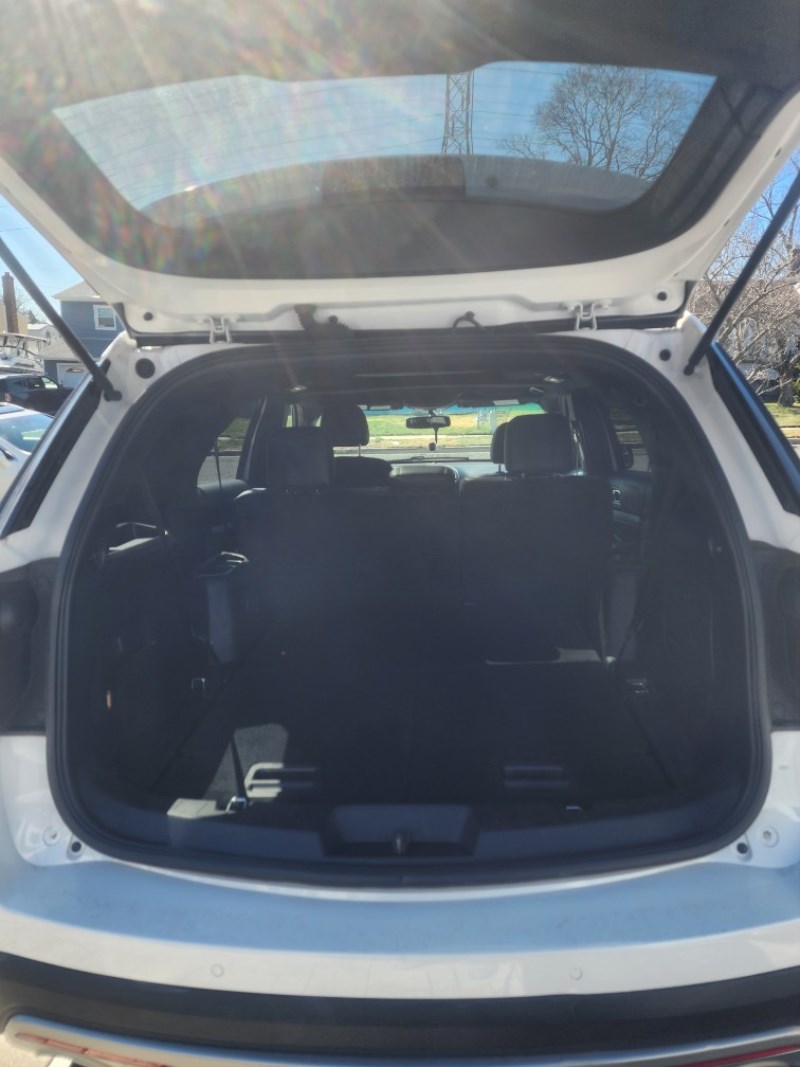 Additional photo of vehicle.