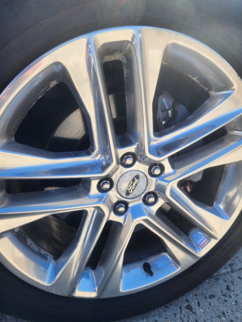 Additional photo of vehicle.