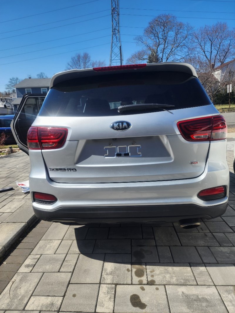 Additional photo of vehicle.