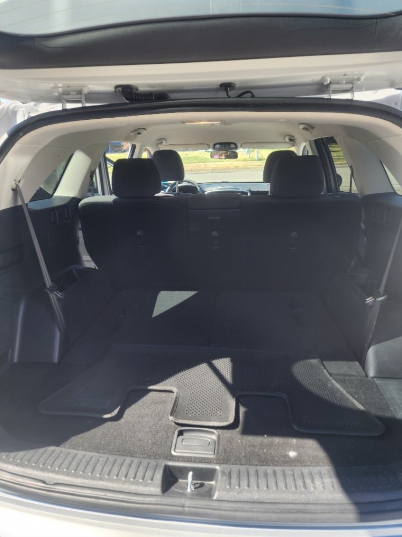 Additional photo of vehicle.