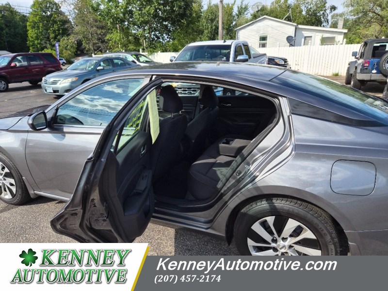 Additional photo of vehicle.