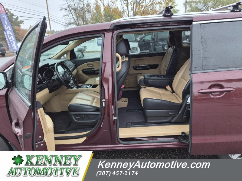 Additional photo of vehicle.