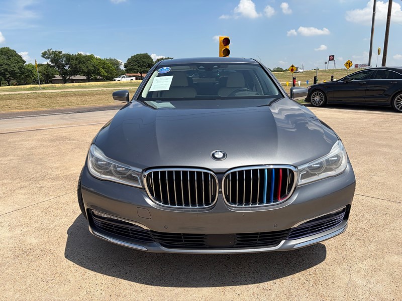 2017 BMW 7 Series 750i xDrive's photo