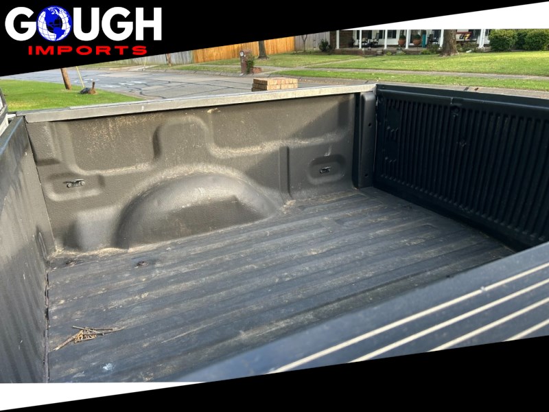 Additional photo of vehicle.