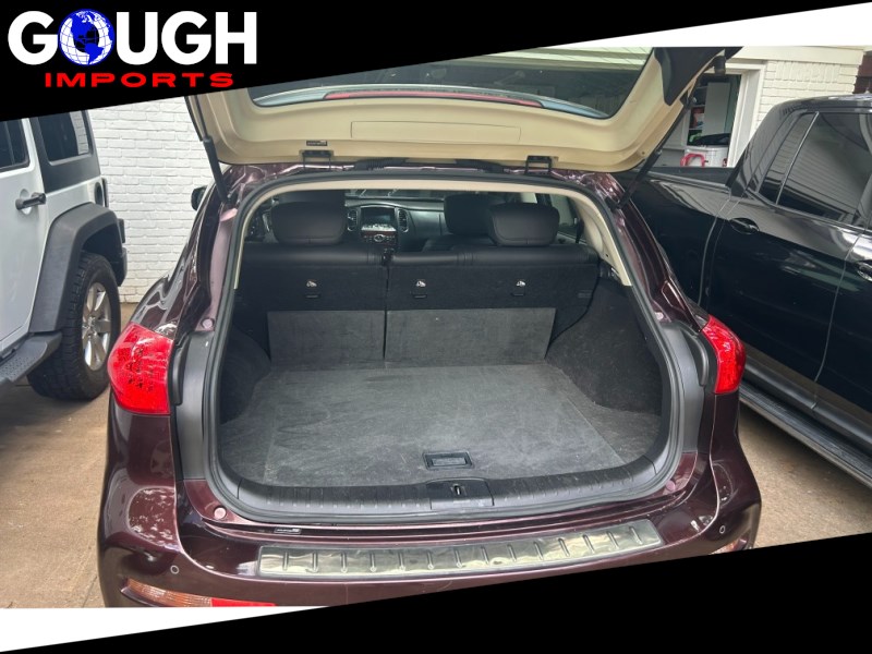 Additional photo of vehicle.