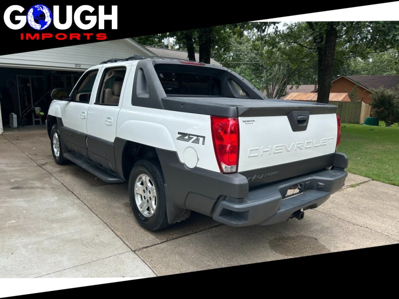 Additional photo of vehicle.