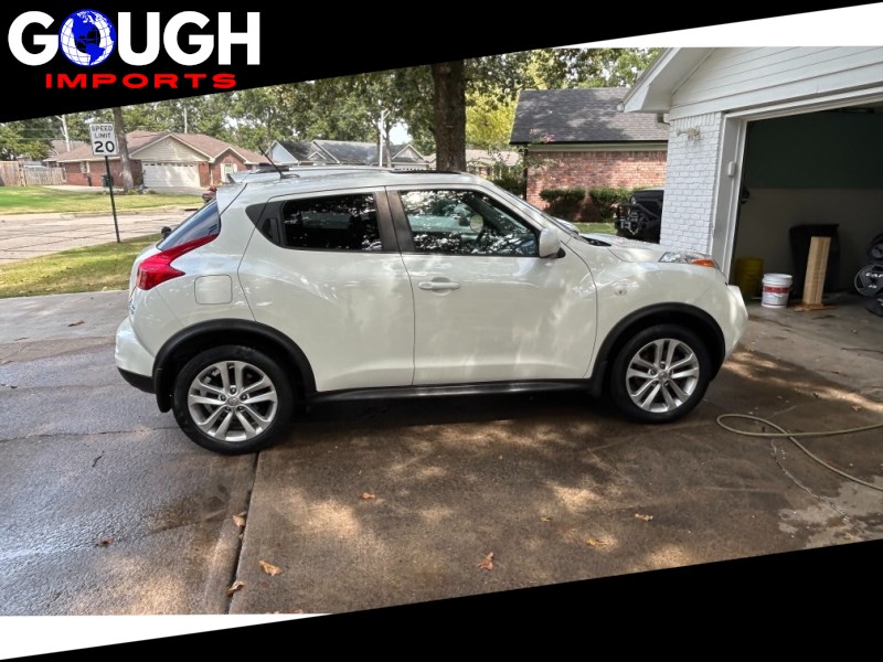 Additional photo of vehicle.