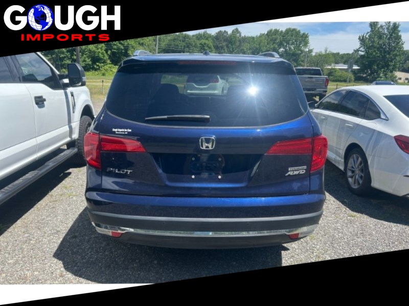 Additional photo of vehicle.