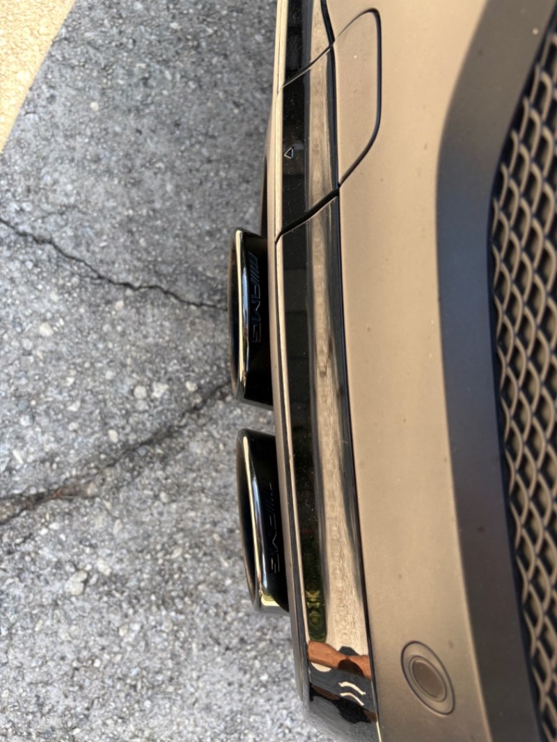 Additional photo of vehicle.