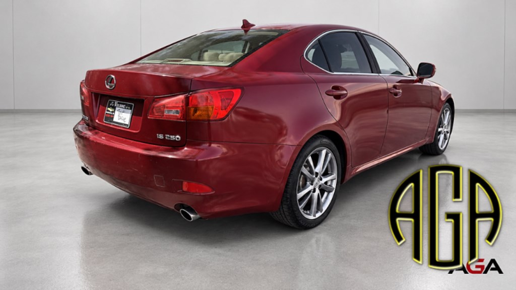 Lexus IS photo 4