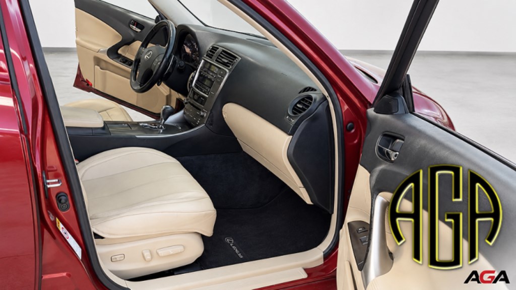 Lexus IS photo 10