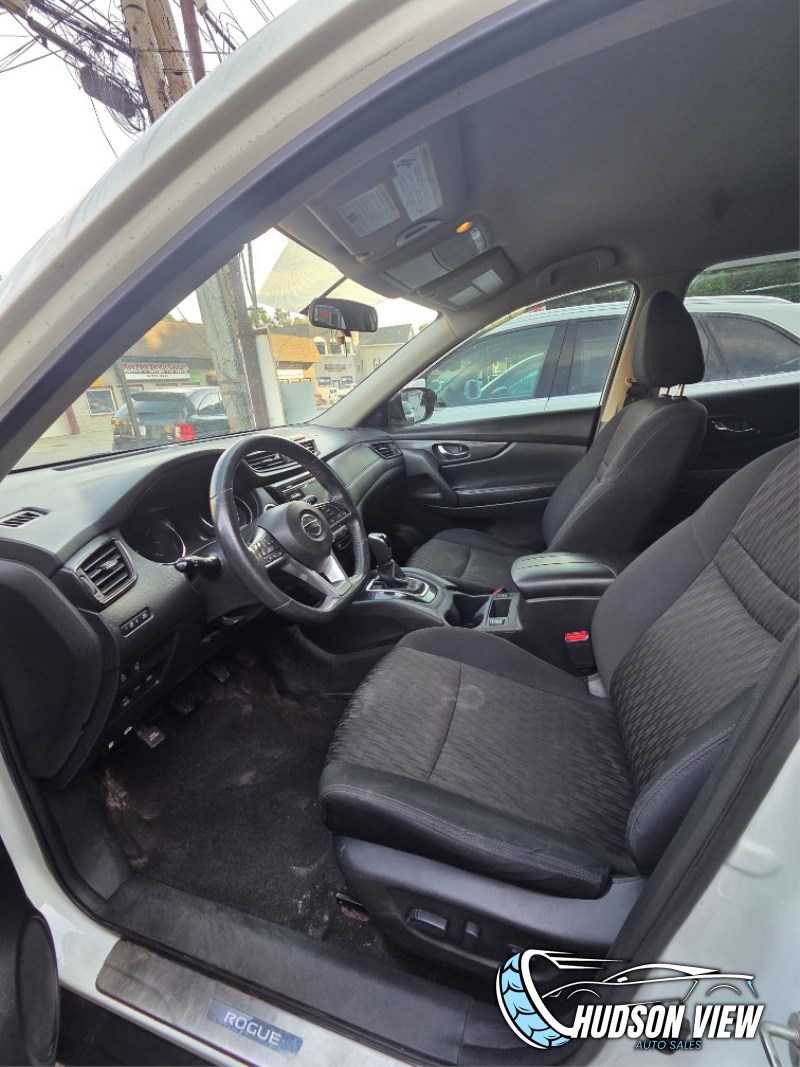 2017 Nissan Rogue SV - Photo 7