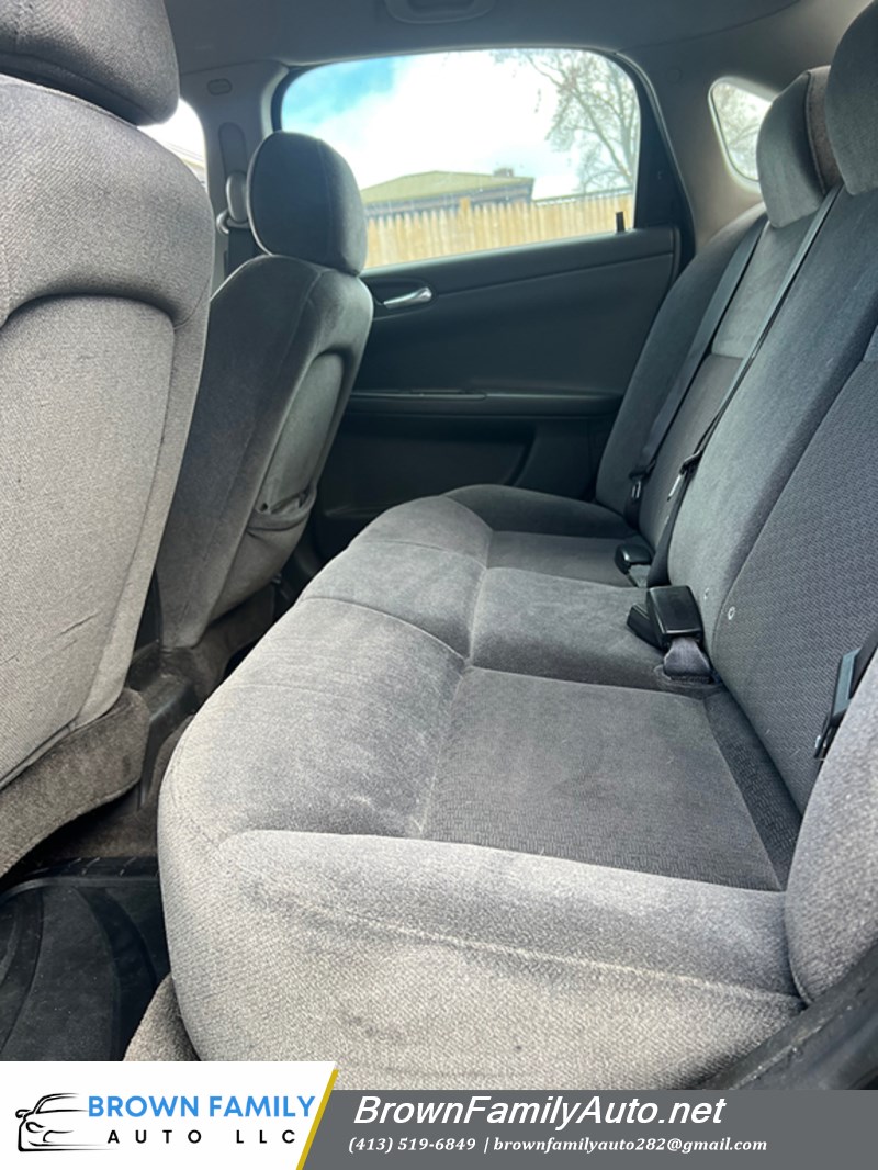 Additional photo of vehicle.