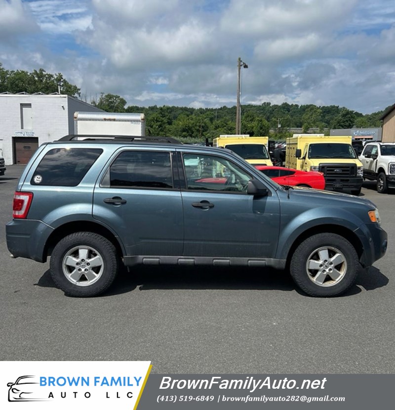 Additional photo of vehicle.