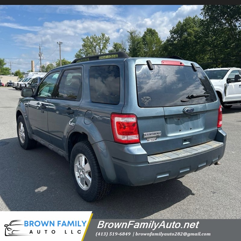 Additional photo of vehicle.