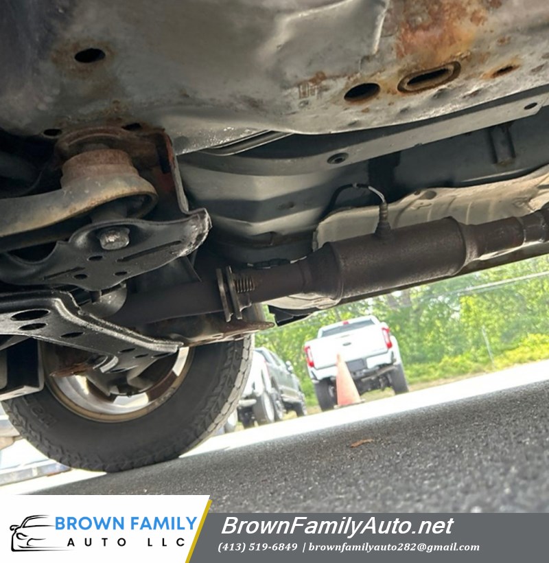 Additional photo of vehicle.
