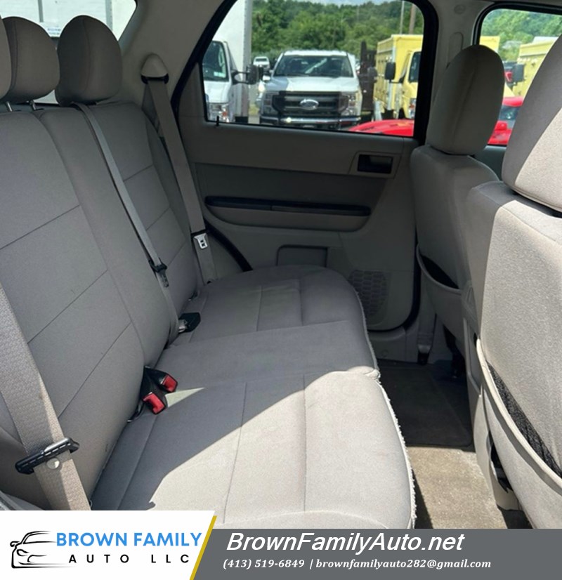 Additional photo of vehicle.