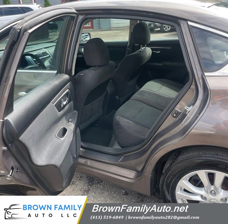 Additional photo of vehicle.