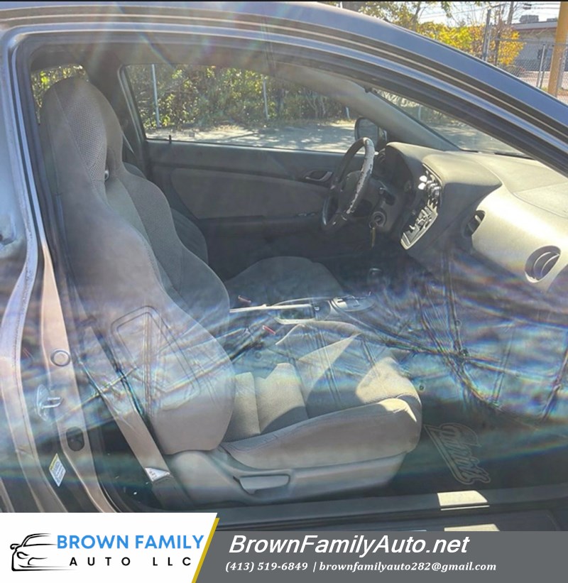 Additional photo of vehicle.