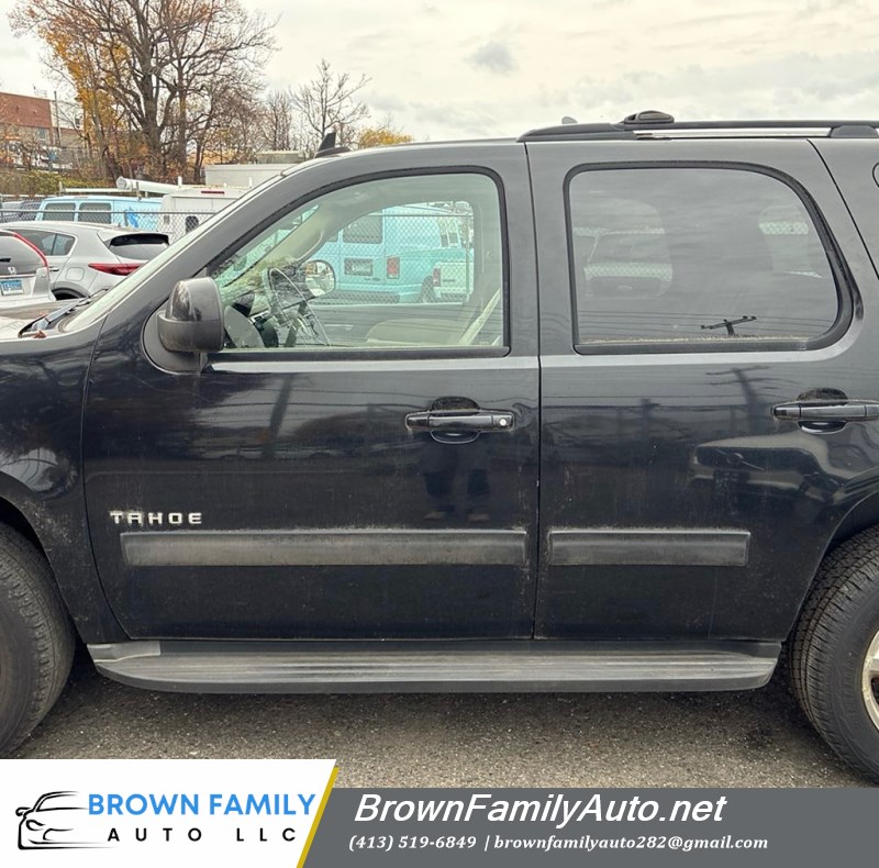 Additional photo of vehicle.