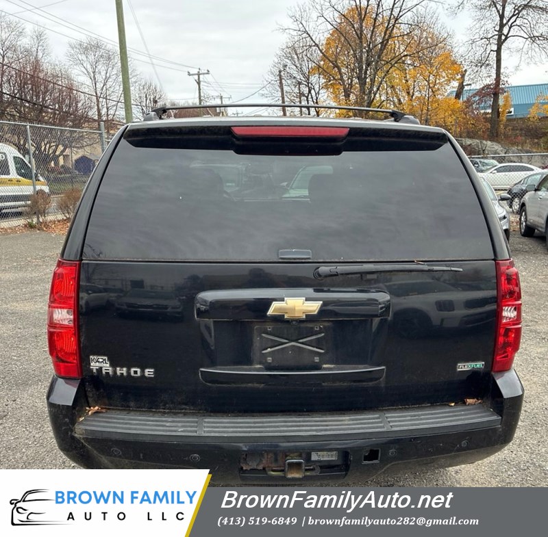 Additional photo of vehicle.