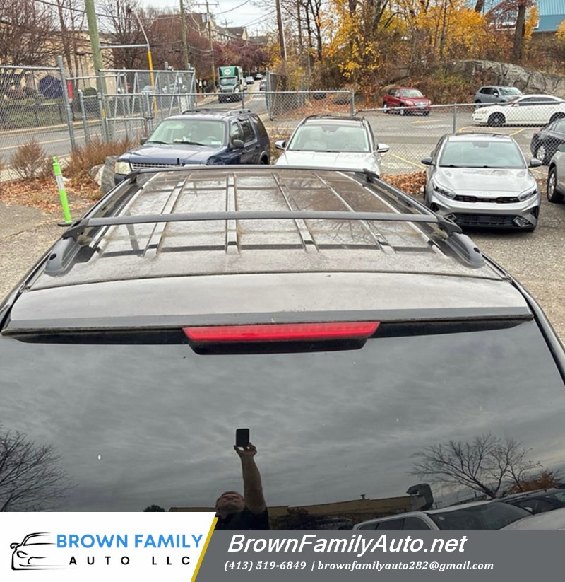 Additional photo of vehicle.