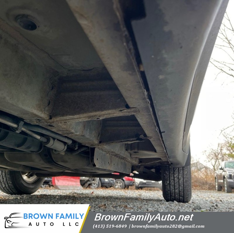 Additional photo of vehicle.