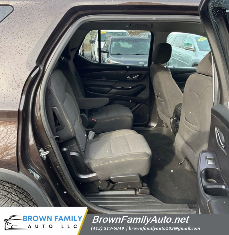 Additional photo of vehicle.