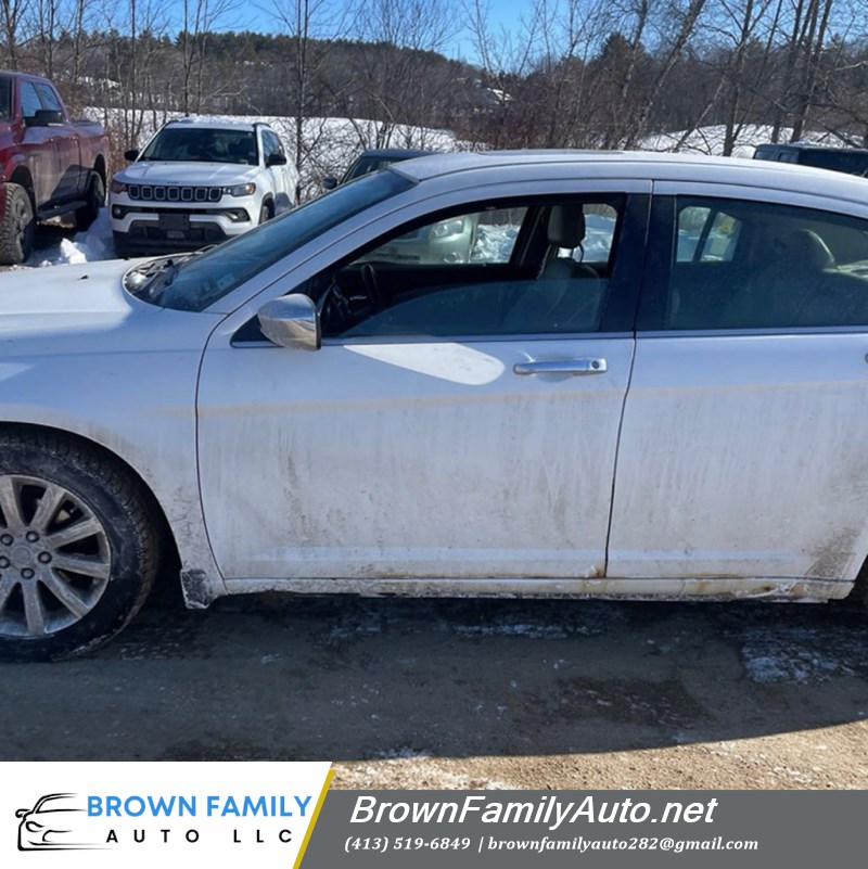 Additional photo of vehicle.
