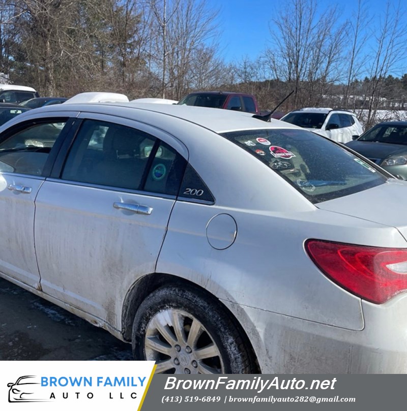 Additional photo of vehicle.