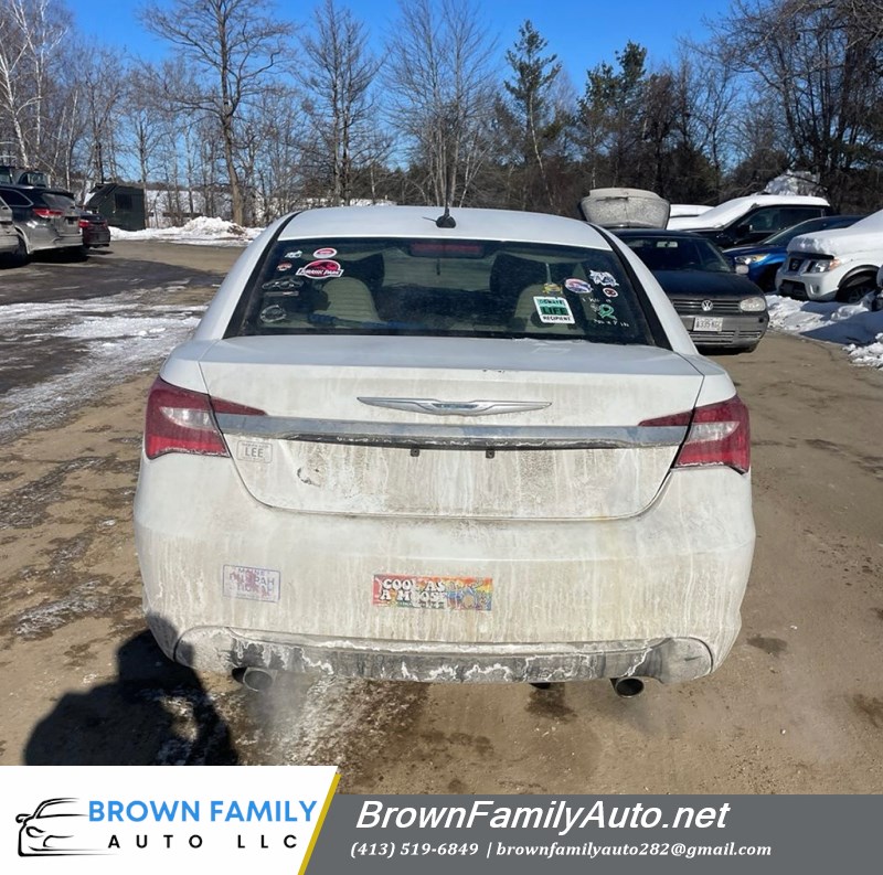 Additional photo of vehicle.