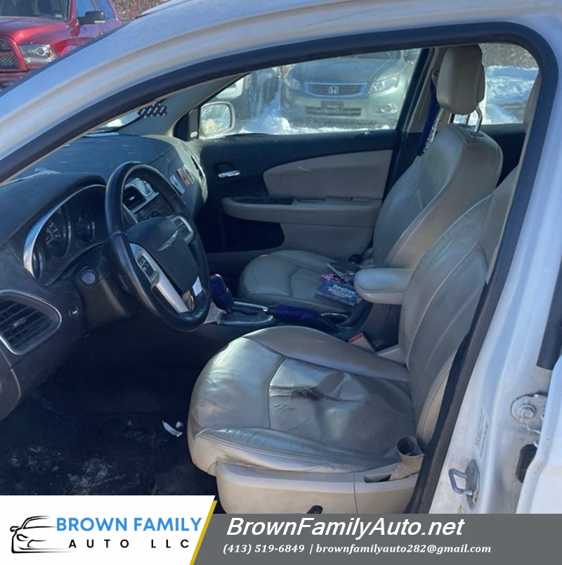 Additional photo of vehicle.