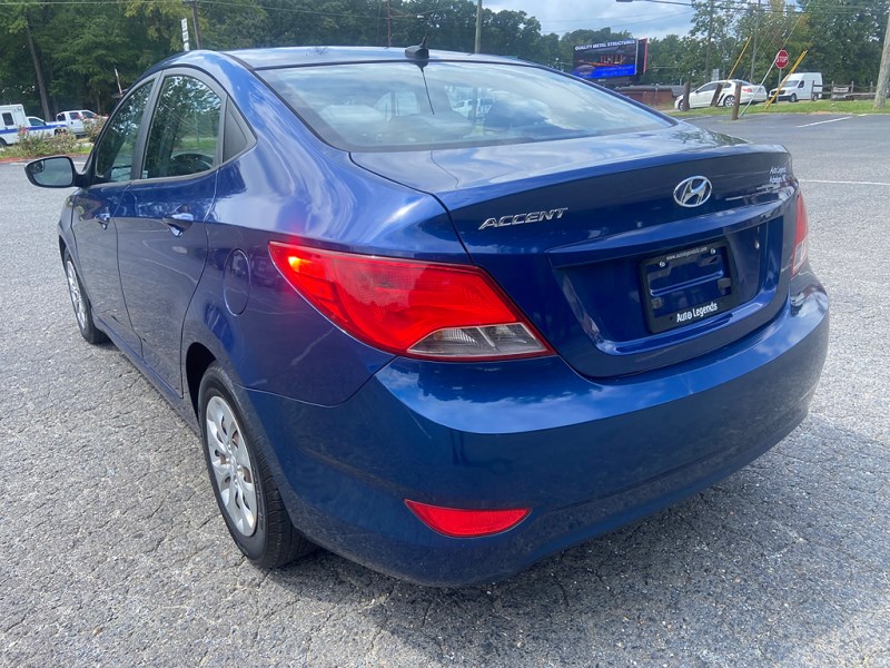 Additional photo of vehicle.