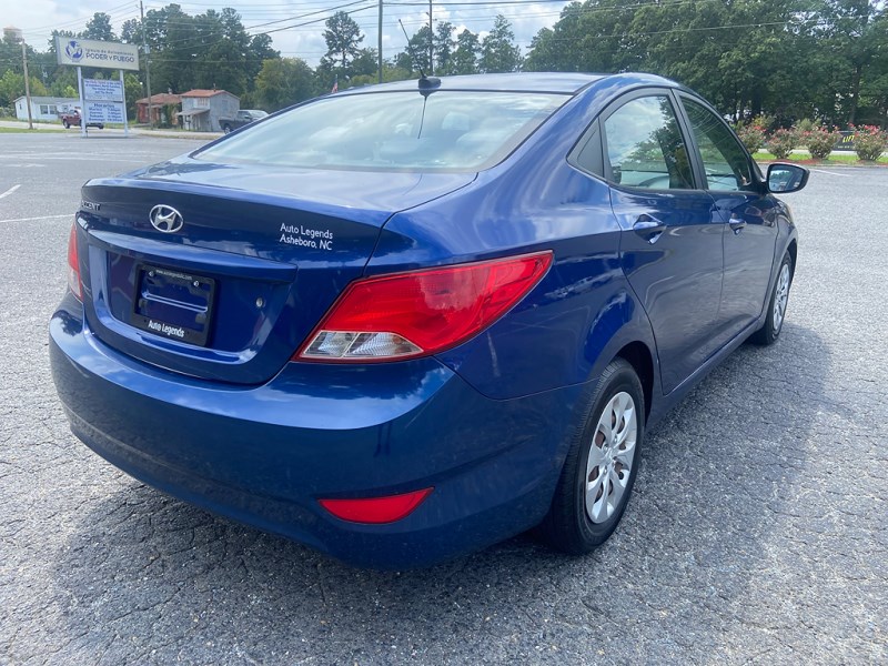 Additional photo of vehicle.