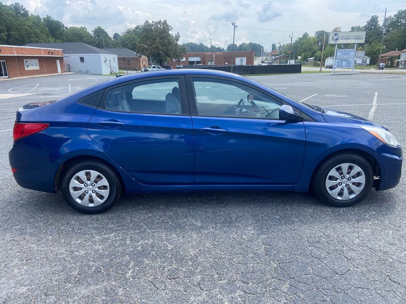 Additional photo of vehicle.