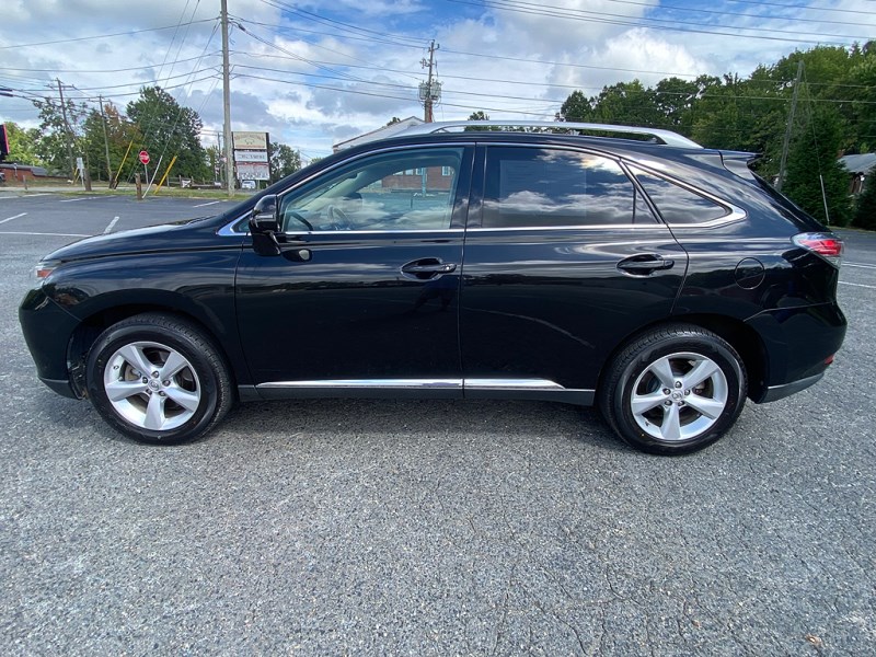 Additional photo of vehicle.