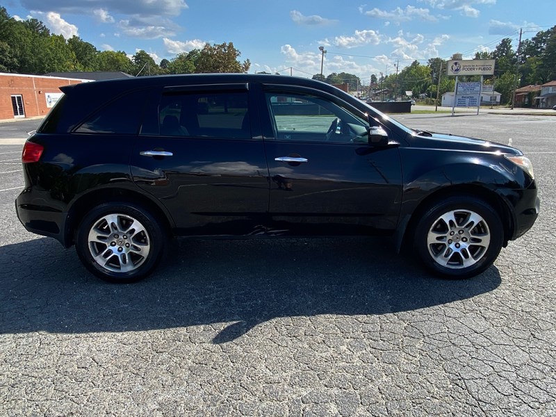 Additional photo of vehicle.