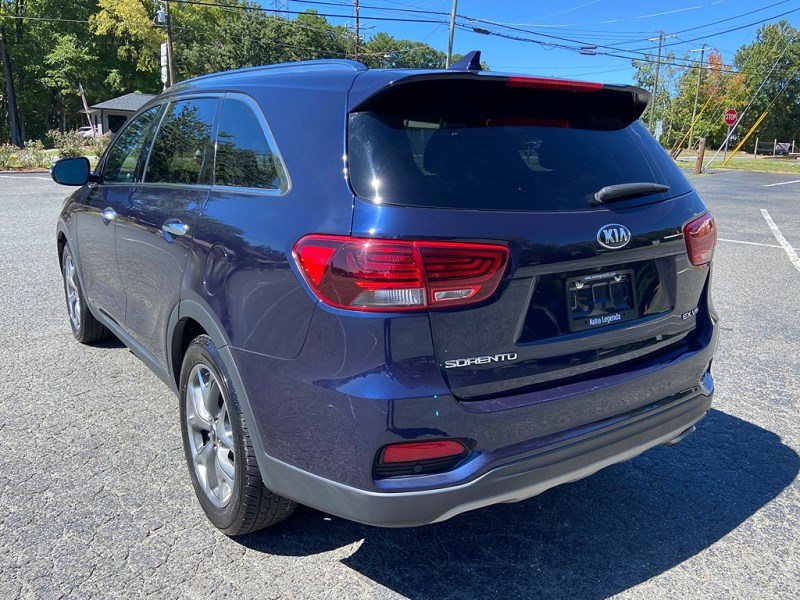 Additional photo of vehicle.