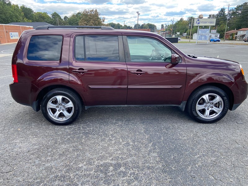Additional photo of vehicle.