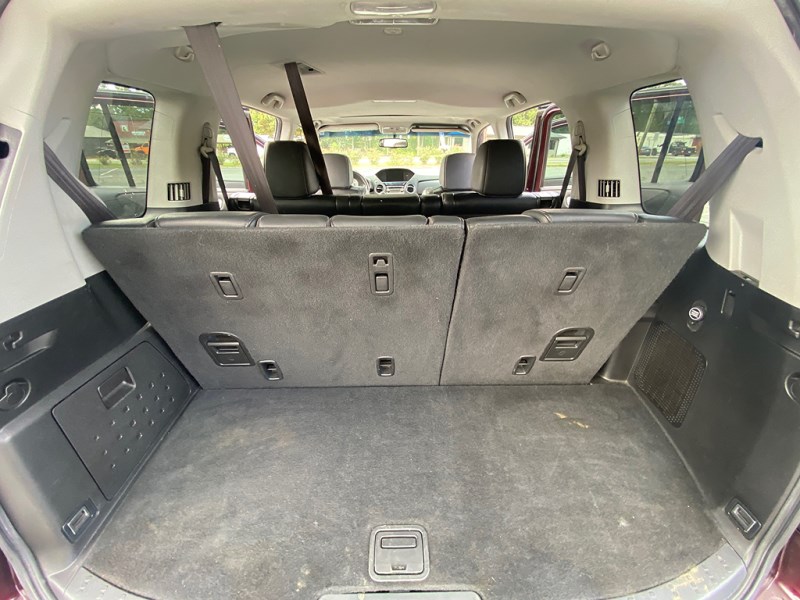 Additional photo of vehicle.