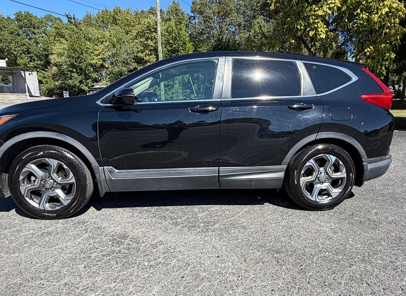 Additional photo of vehicle.