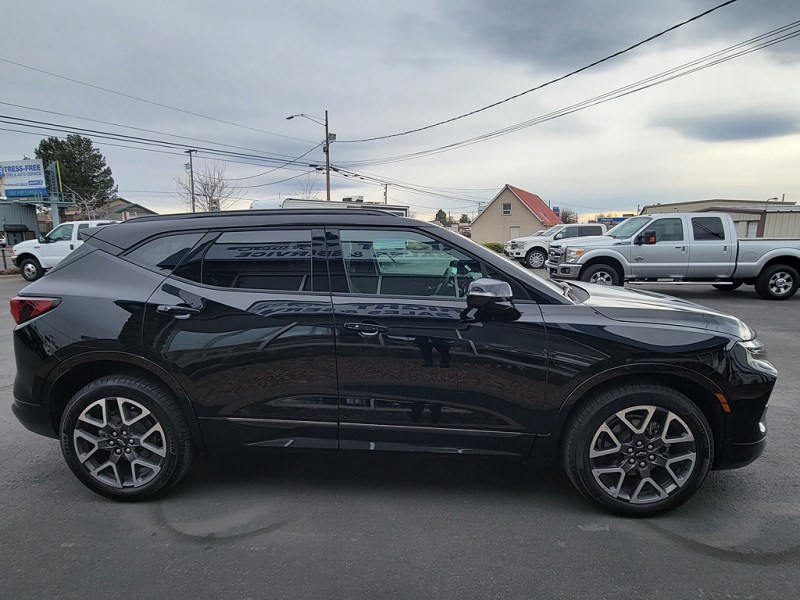 Additional photo of vehicle.