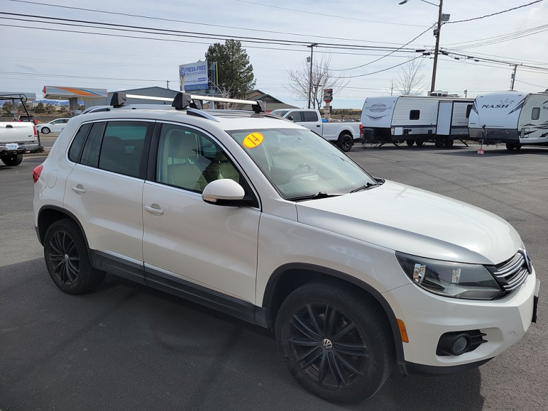 Additional photo of vehicle.