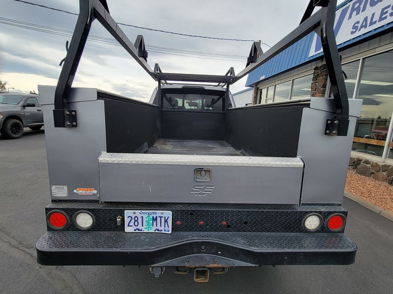 Additional photo of vehicle.
